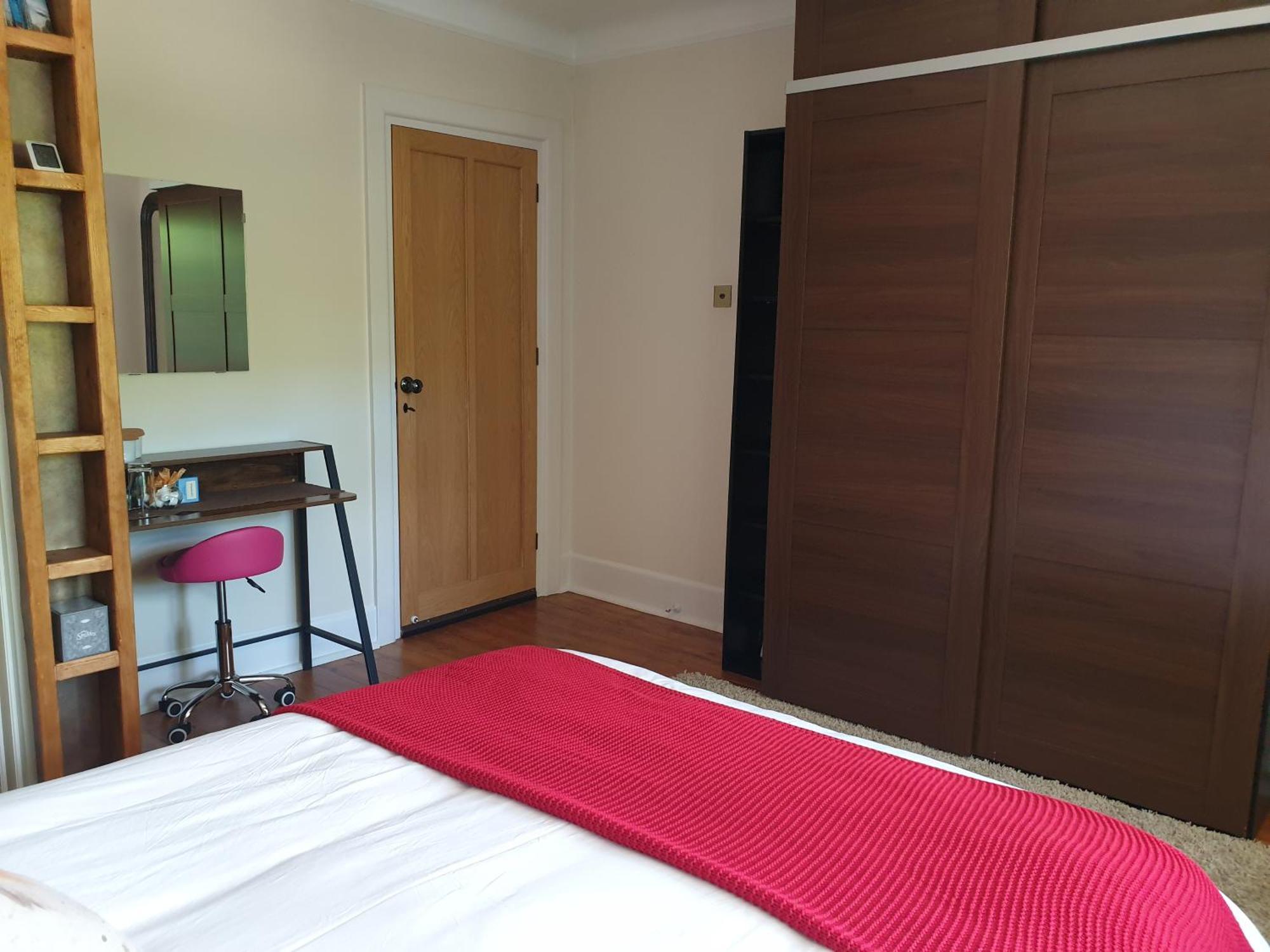 Little Robin Gate - Free Parking - Central - 10 Min Walk To Train Station บอร์นมัธ ภายนอก รูปภาพ